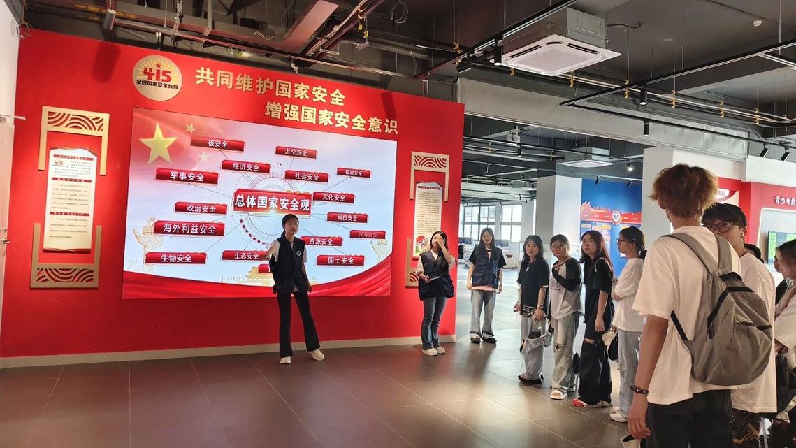 实战演练强本领 沉浸体验增意识 ——工艺美术系开展防恐防爆应急演练活动