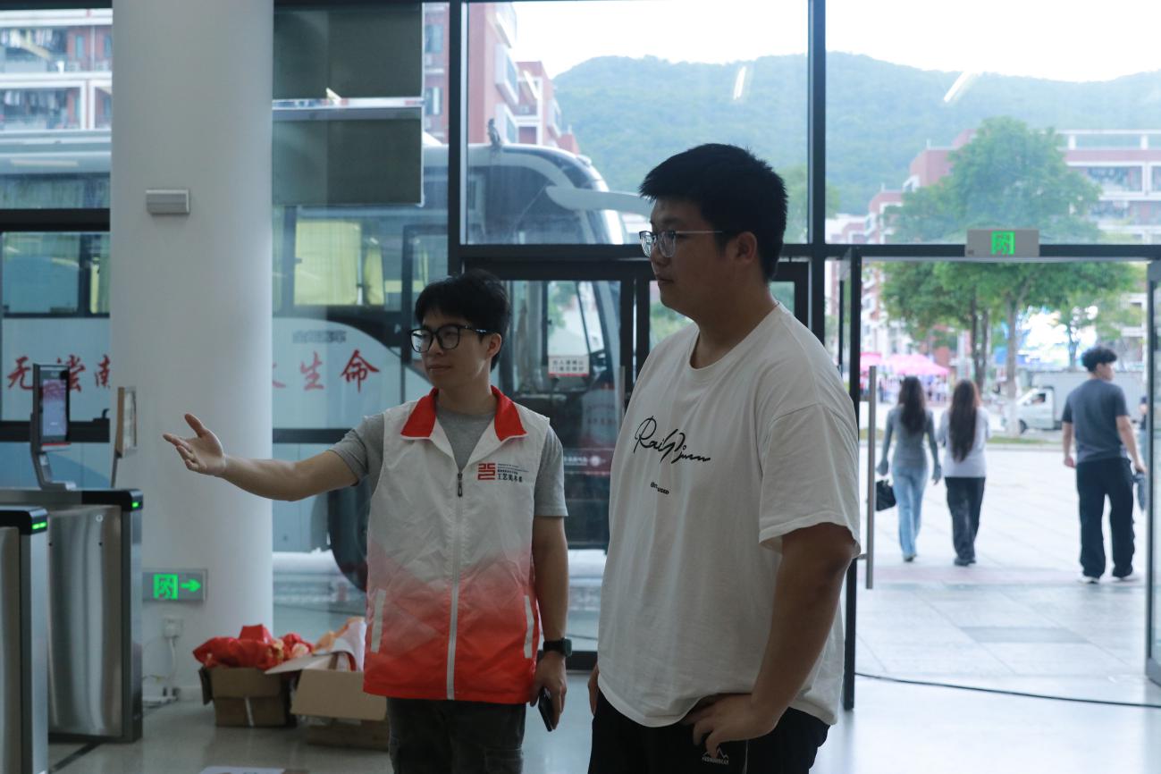 以志愿温度护热血征程丨工艺美术系无偿献血志愿服务圆满开展！