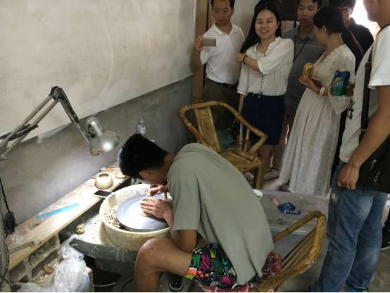 “参观陶瓷艺术，领会陶艺魅力”工艺美院德化暑期社会实践