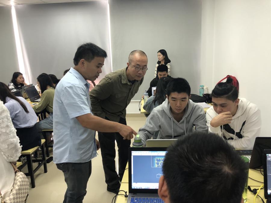 工艺美术学院教师走访企业 看望建筑室内设计专业16级学生