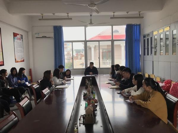 工艺美术学院学生党支部召开接收预备党员支部大会
