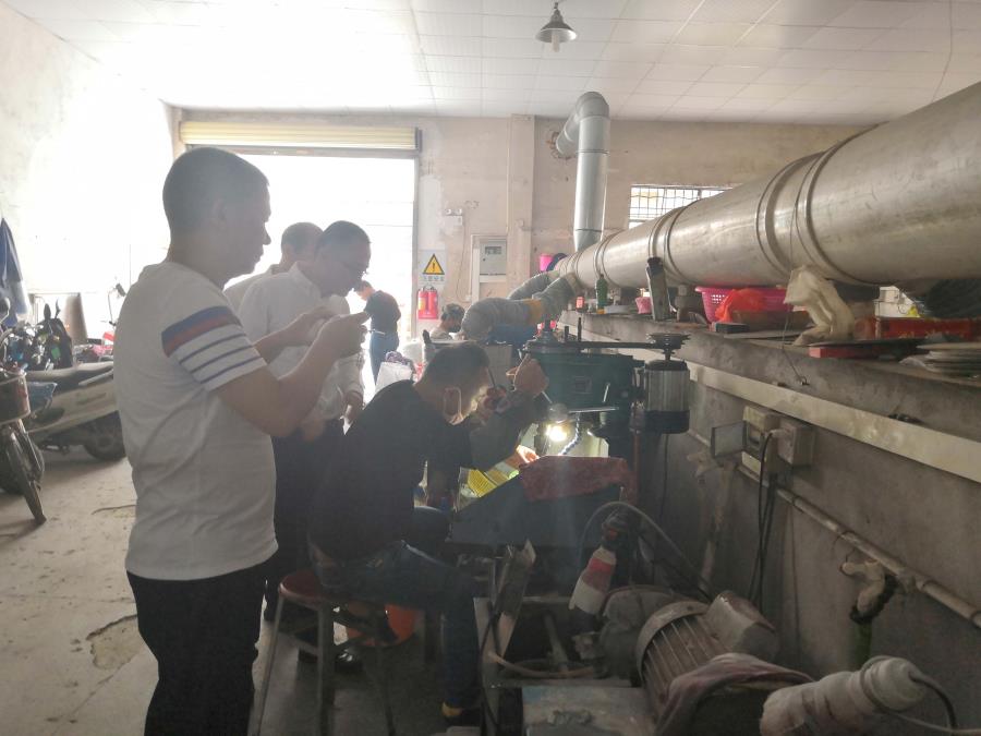 学院领导走访四会宝玉石专业合作企业